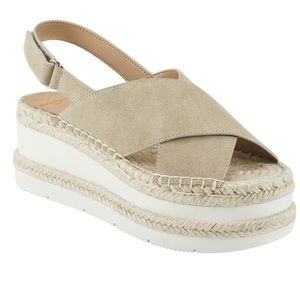 Marc Fisher Gandy taupe platform wedge size 8